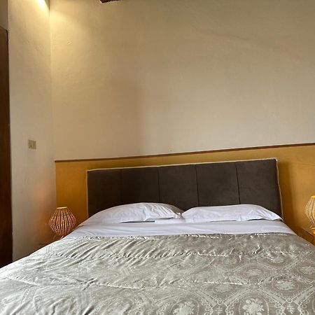 Appartement Ponte Vecchio Tower à Florence Extérieur photo
