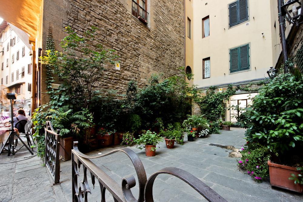 Appartement Ponte Vecchio Tower à Florence Extérieur photo